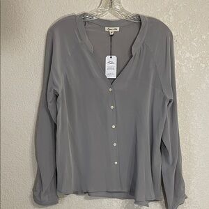 ( NEW ) Women's 100% Silk Gray Button-Up Blouse